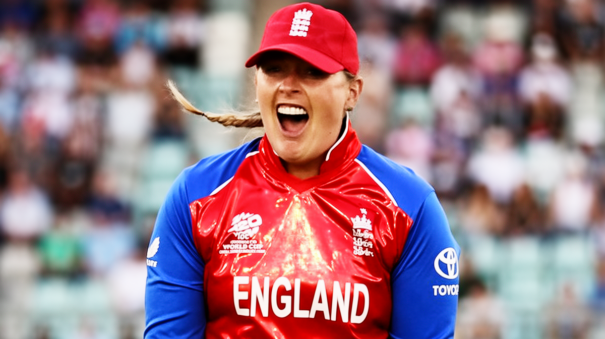 365体育 - 女子T20世界杯：英格兰如何靠努力与闪亮外套提升防守 - 365体育